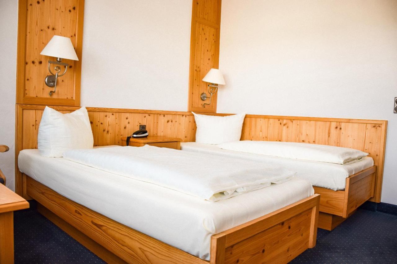 Hotel Bergwiesen - Zimmer Mit Balkon Oder Terasse Lohr Екстериор снимка