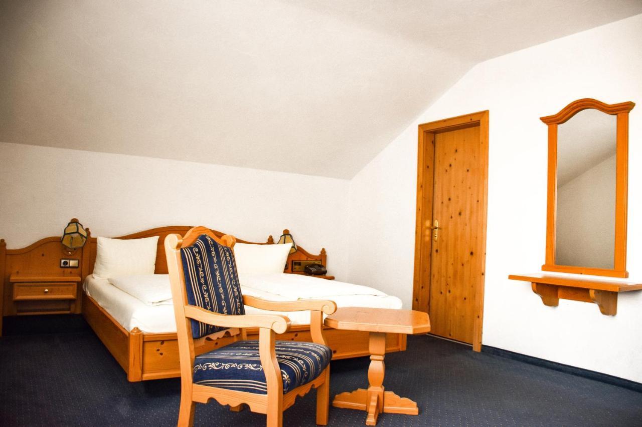Hotel Bergwiesen - Zimmer Mit Balkon Oder Terasse Lohr Екстериор снимка