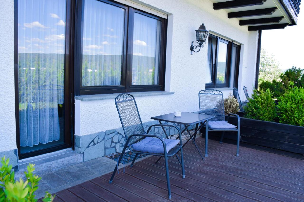 Hotel Bergwiesen - Zimmer Mit Balkon Oder Terasse Lohr Екстериор снимка