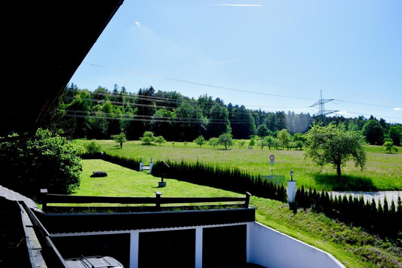 Hotel Bergwiesen - Zimmer Mit Balkon Oder Terasse Lohr Екстериор снимка