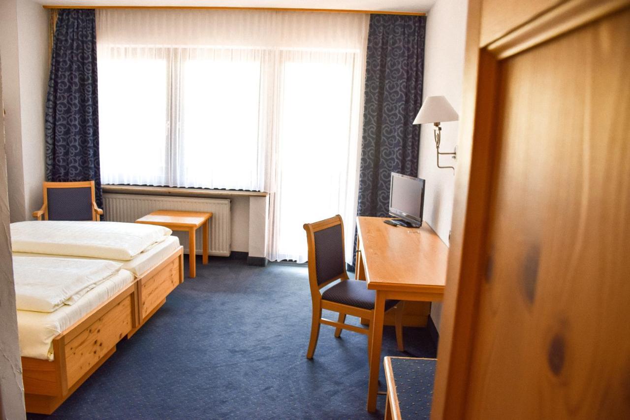 Hotel Bergwiesen - Zimmer Mit Balkon Oder Terasse Lohr Екстериор снимка