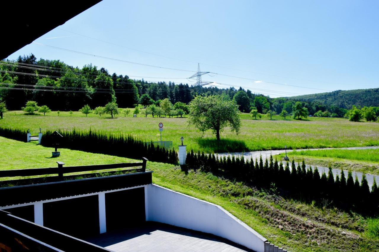 Hotel Bergwiesen - Zimmer Mit Balkon Oder Terasse Lohr Екстериор снимка